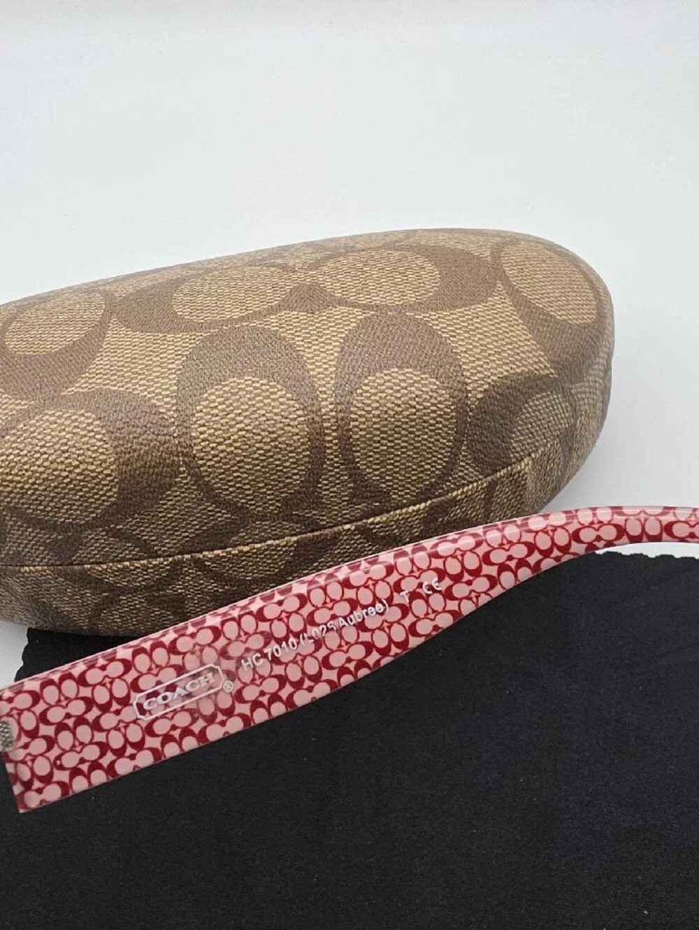 Coach Signiture Red Monogram Visor Oversized Black Women's Sunnies (GOOD/FAIR)✨️